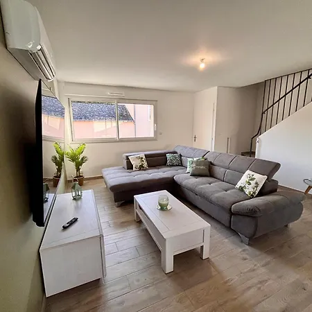 Maison 24 Couchages * Clermont-Creans