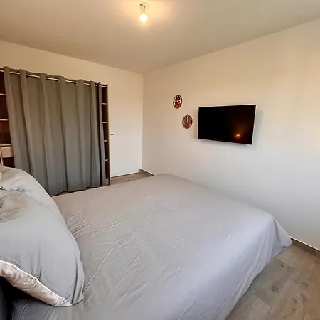 Дом отдыха Maison 24 Couchages Clermont-Creans