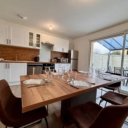 Maison 24 Couchages * Clermont-Creans