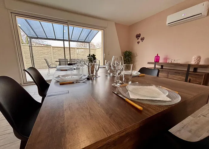 Maison 24 Couchages Clermont-Creans