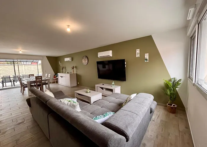 Maison 24 Couchages Ferienhaus *