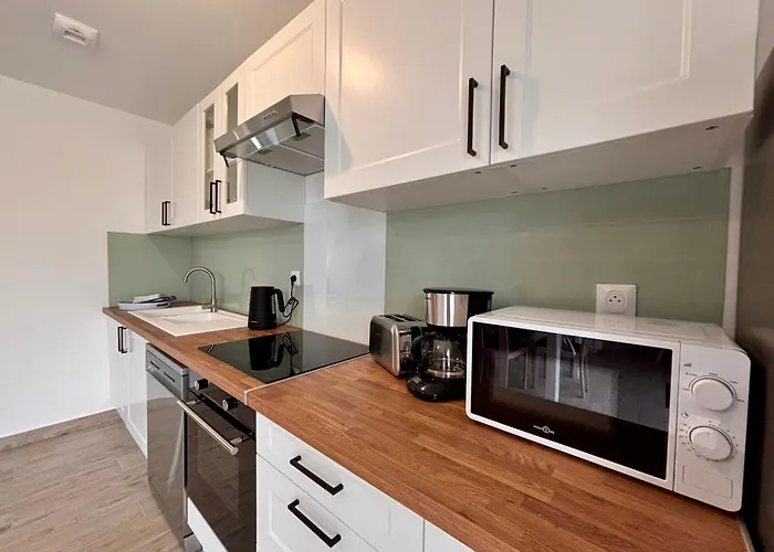 Ferienhaus Maison 24 Couchages *