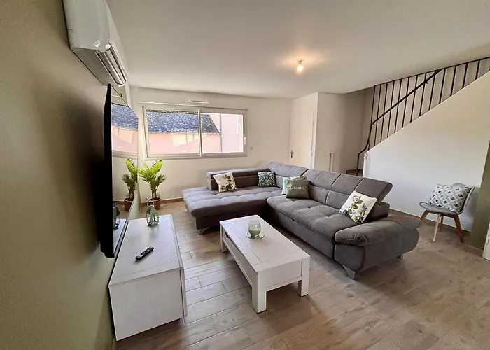 Maison 24 Couchages * Clermont-Creans