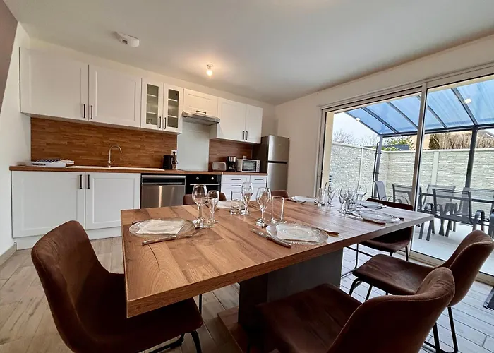 Maison 24 Couchages * Clermont-Creans